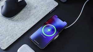 iPhone mới mua về có cần sạc 8 tiếng? Giải đáp thắc mắc